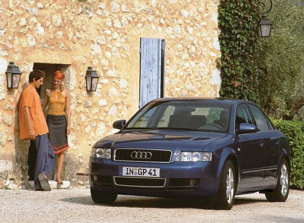 AUDI A4 CELEBRA 30 ANOS COM TRAÇÃO QUATTRO COM SOFISTICAÇÃO, foto 10