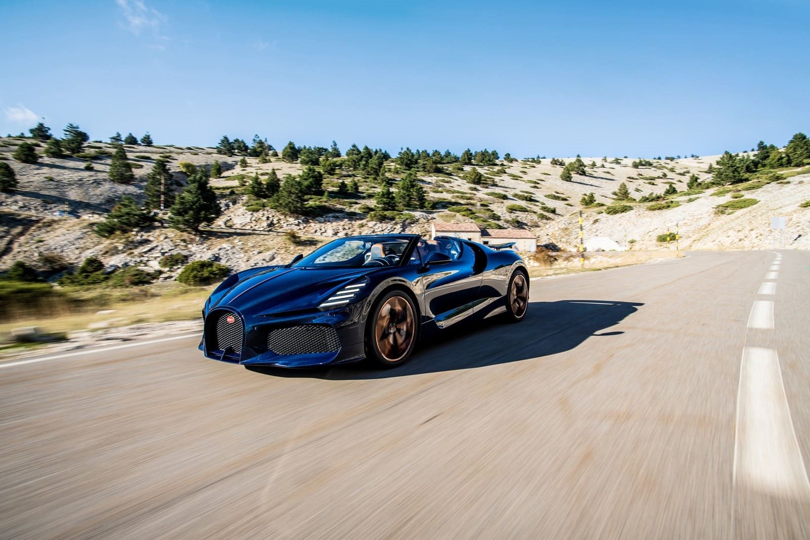MESTRE DO AR: CRIANDO UMA NOVA GERAÇÃO DE DESIGN PARA O ROADSTER COM O BUGATTI W16 MISTRAL, foto 1