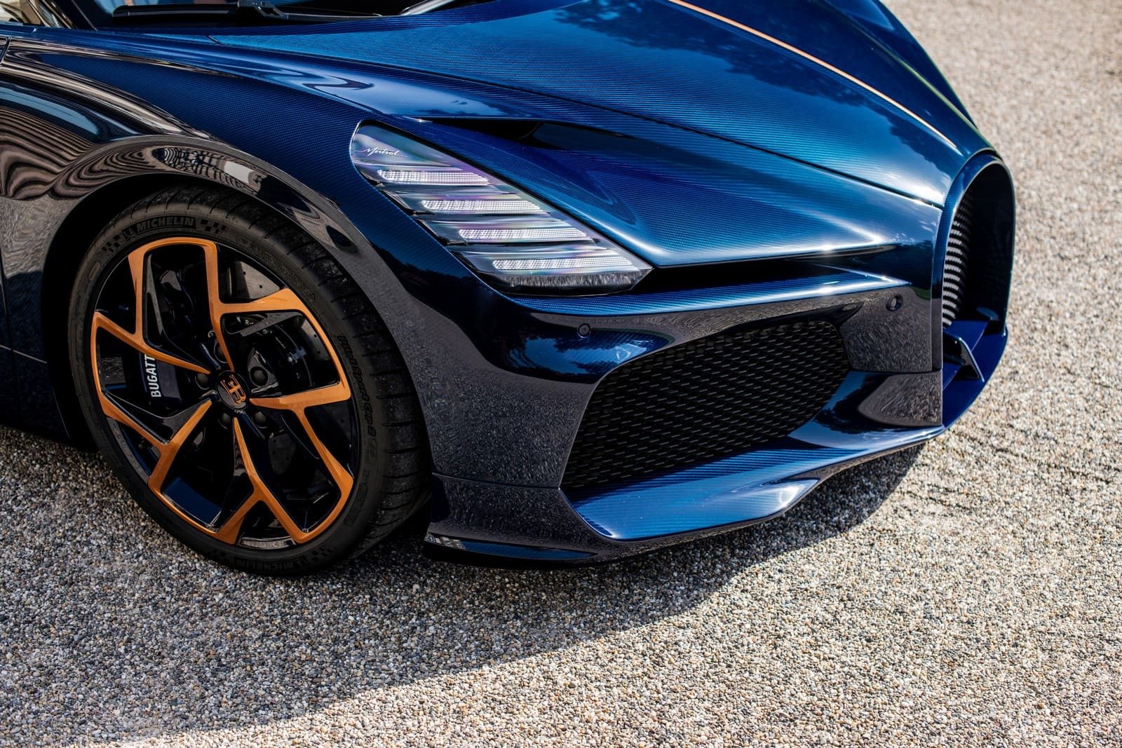 MESTRE DO AR: CRIANDO UMA NOVA GERAÇÃO DE DESIGN PARA O ROADSTER COM O BUGATTI W16 MISTRAL, foto 10