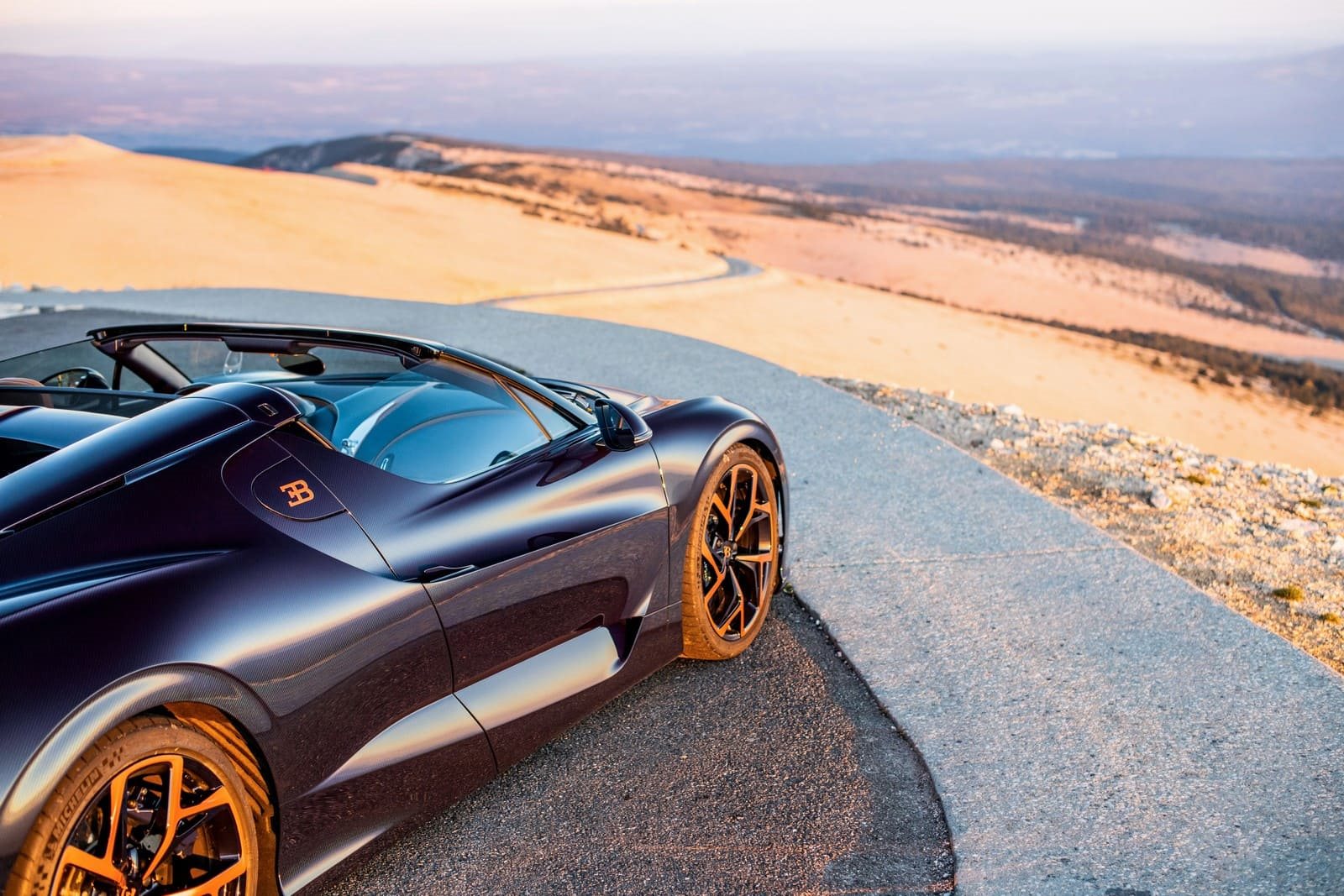MESTRE DO AR: CRIANDO UMA NOVA GERAÇÃO DE DESIGN PARA O ROADSTER COM O BUGATTI W16 MISTRAL, foto 11