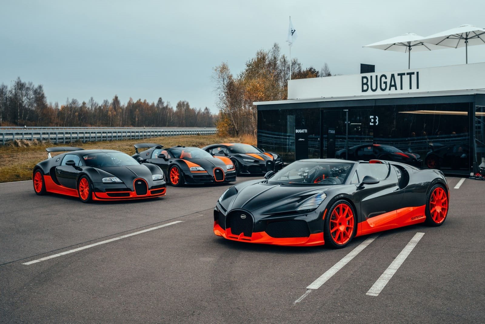 UMA FORÇA DA NATUREZA QUE BATEU RECORDES: O BUGATTI W16 MISTRAL ESTABELECE UM NOVO RECORDE MUNDIAL DE VELOCIDADE PARA UM CARRO CONVERSÍVEL, foto 8
