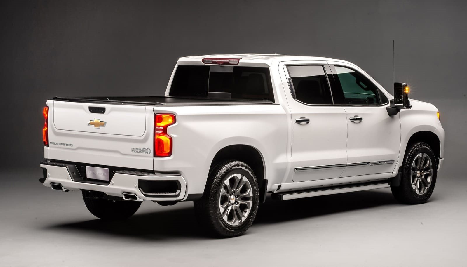 CHEVROLET SILVERADO FICA MAIS VERSÁTIL COM EXCLUSIVA TAMPA DE CAÇAMBA MULTIFUNCIONAL, foto 1