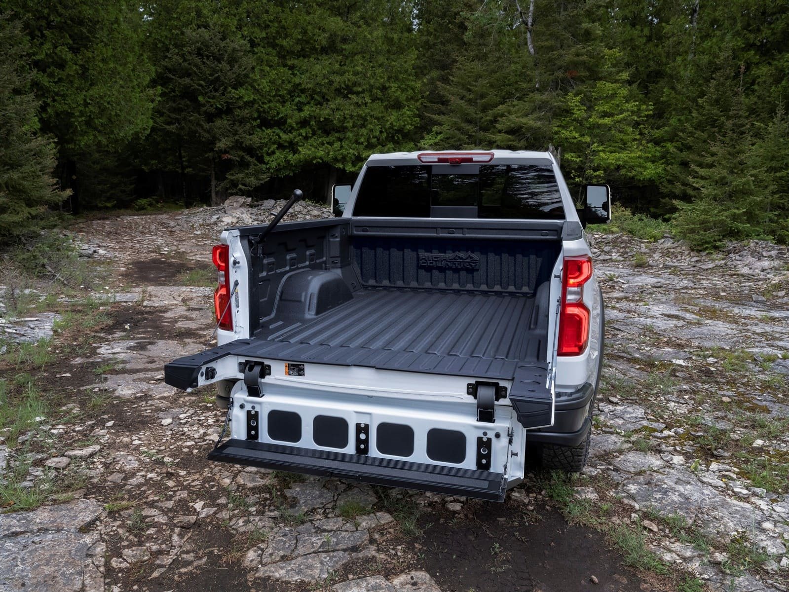 CHEVROLET SILVERADO FICA MAIS VERSÁTIL COM EXCLUSIVA TAMPA DE CAÇAMBA MULTIFUNCIONAL, foto 2