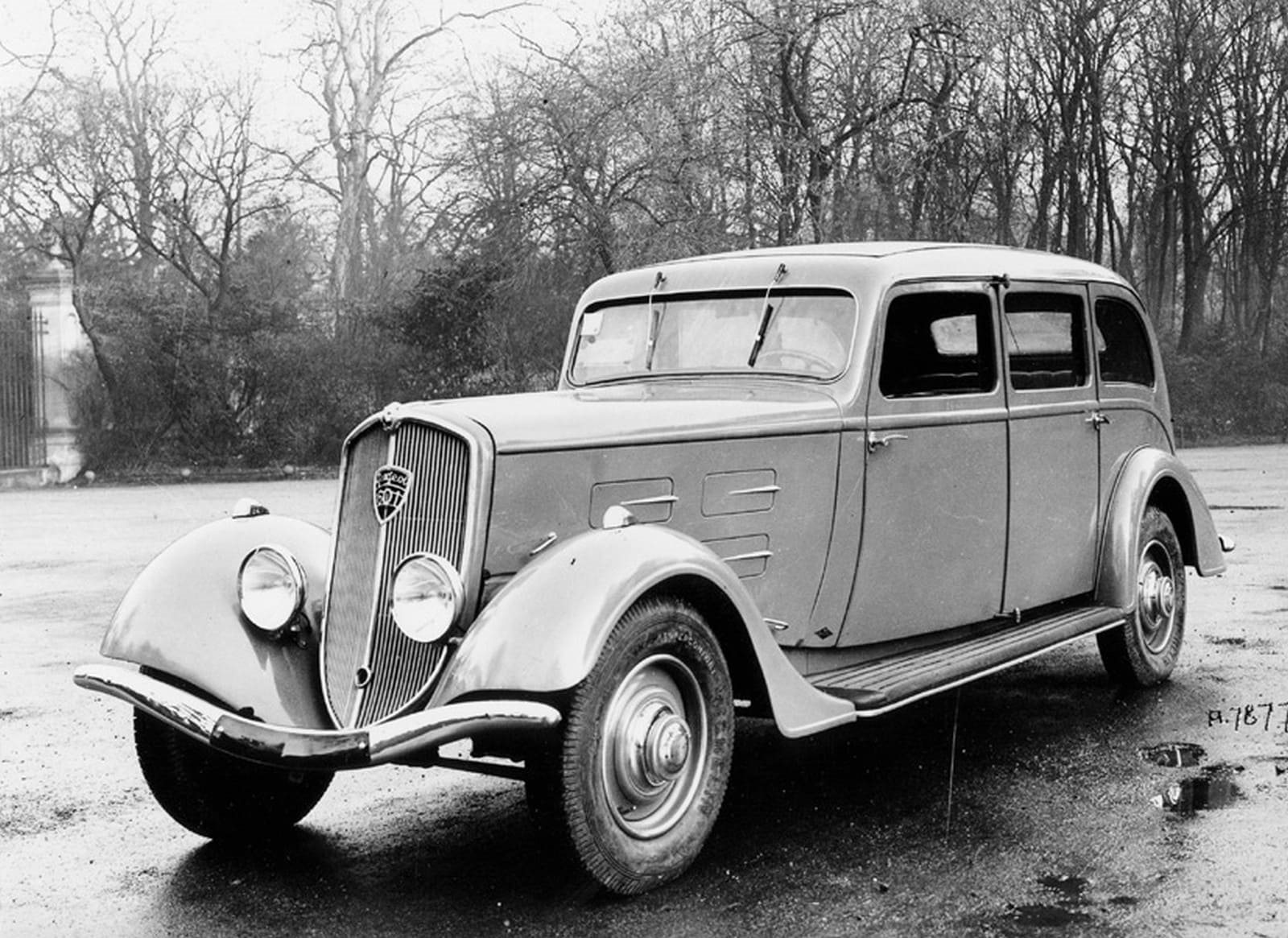 LUXO CLÁSSICO SEGUNDO A PEUGEOT: 90 ANOS DA SÉRIE 600, foto 1