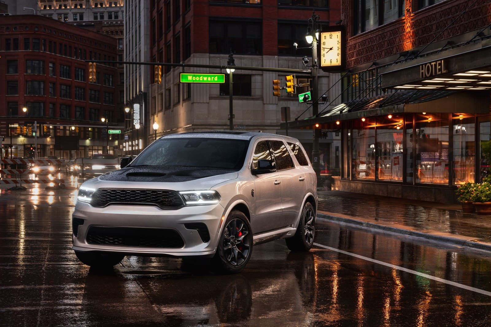 DODGE AMPLIA A PRODUÇÃO DOS MODELOS DODGE DURANGO SRT HELLCAT E DODGE DURANDO R/T COM MOTOR HEMI, foto 1