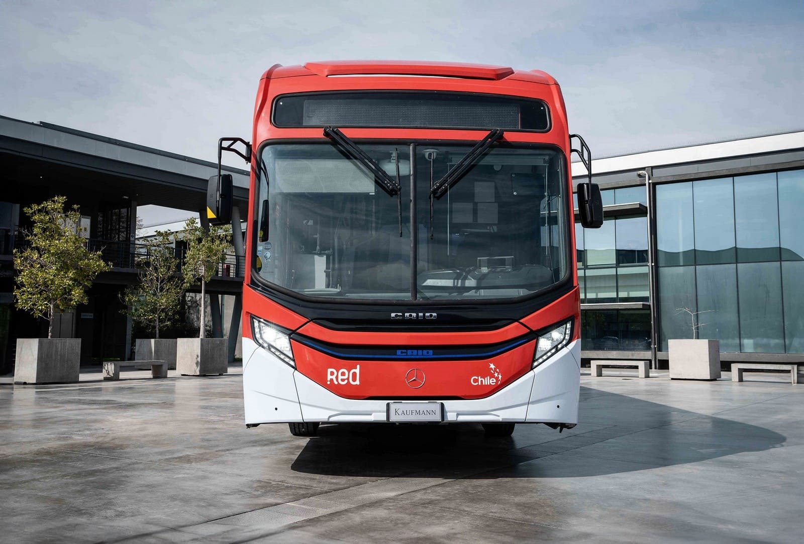 MERCEDES-BENZ DO BRASIL TESTA ÔNIBUS ELÉTRICO eO500U NO CHILE, foto 3