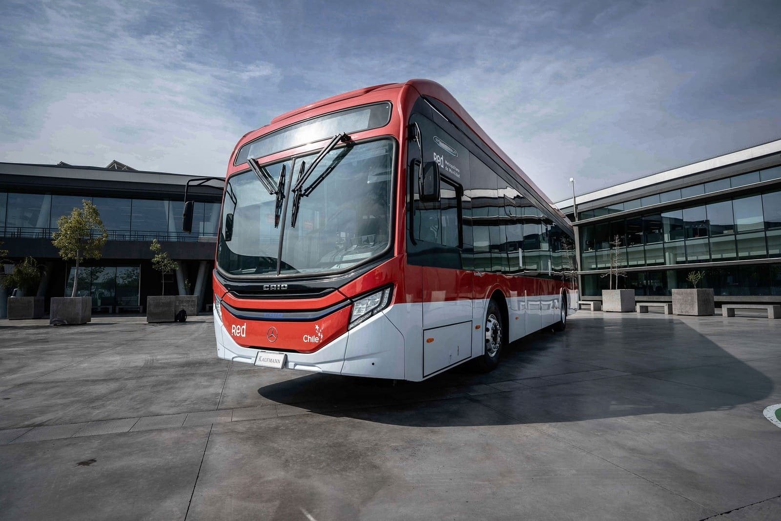 MERCEDES-BENZ DO BRASIL TESTA ÔNIBUS ELÉTRICO eO500U NO CHILE, foto 5