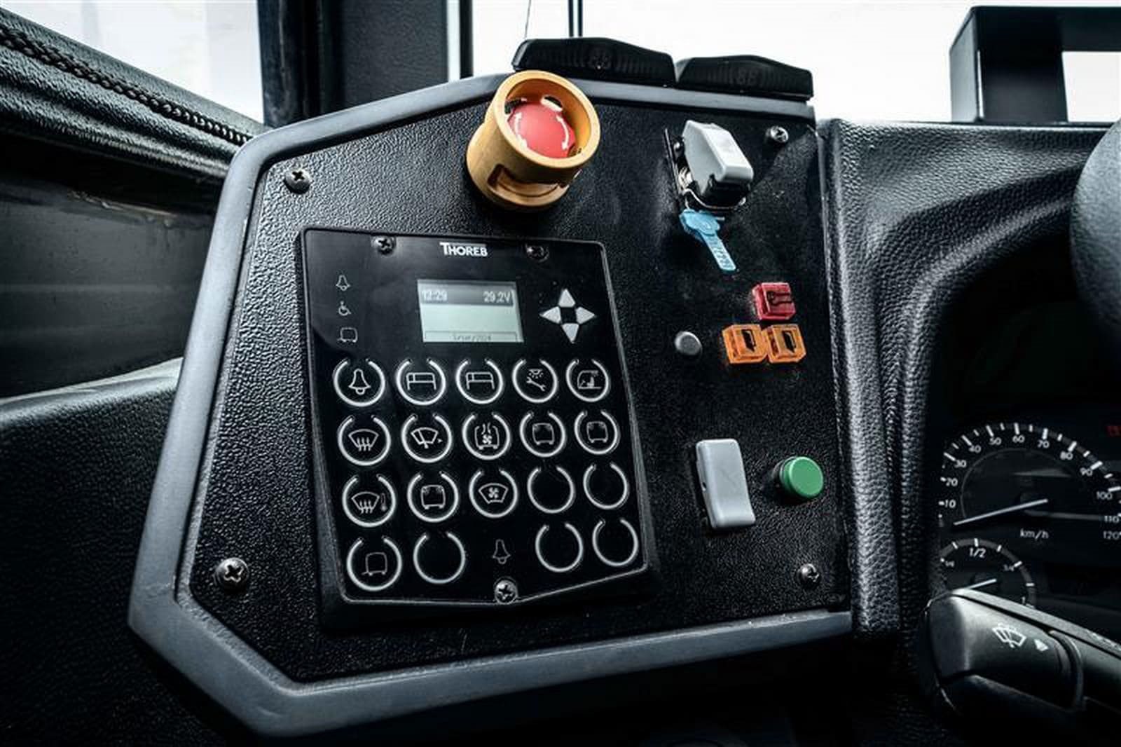 MERCEDES-BENZ DO BRASIL TESTA ÔNIBUS ELÉTRICO eO500U NO CHILE, foto 7