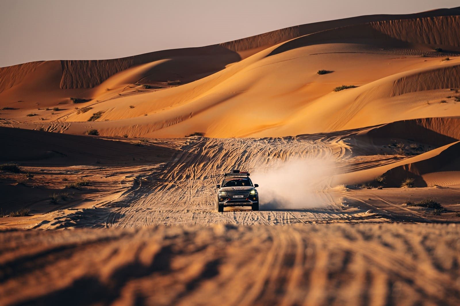 GENESIS PRESTA HOMENAGEM A JACKY ICKX NO DAKAR 2025, foto 3