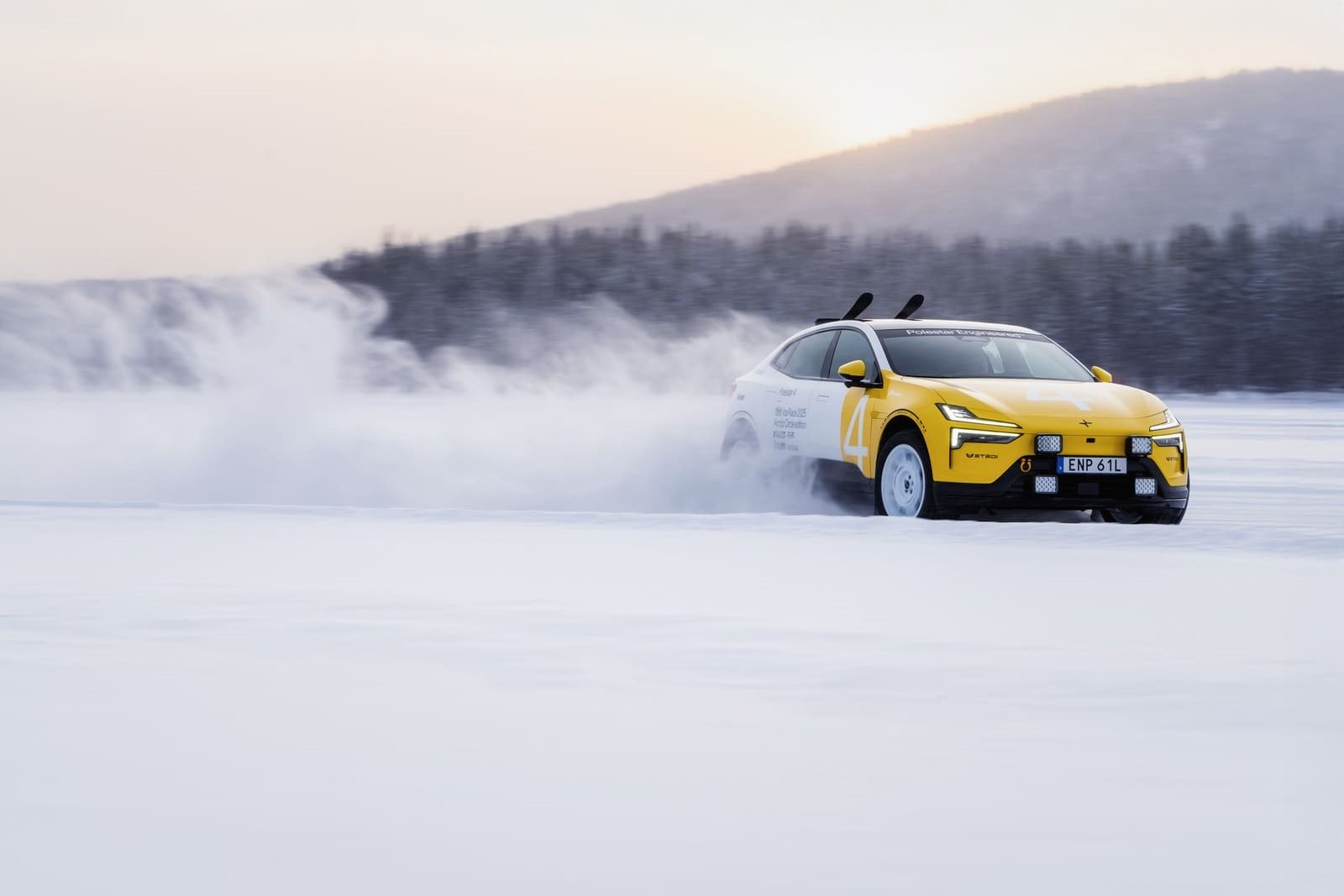 POLESTAR CRIA COLEÇÃO DE CARROS ‘ARCTIC CIRCLE’ PARA MOSTRAR O DNA DE DESEMPENHO SUECO, foto 2