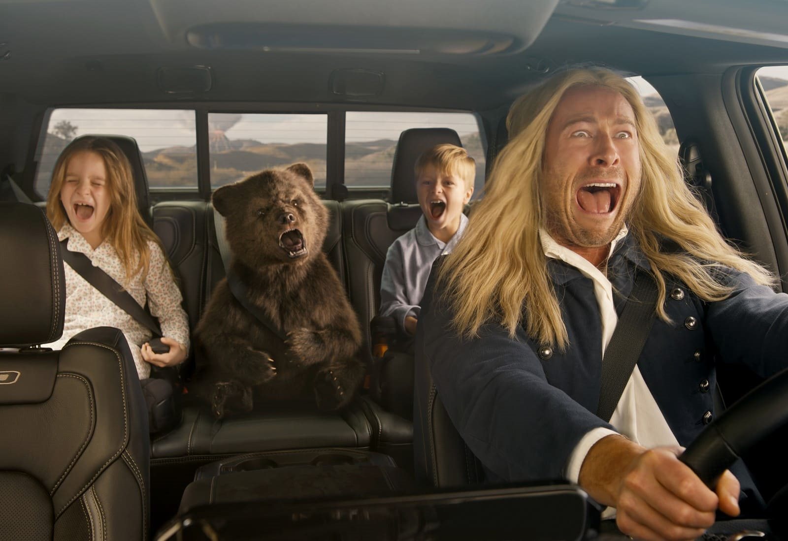 CACHINHOS DOURADOS E AS TRÊS PICK-UPS! O ATOR GLEN POWELL E A RAM DÃO UM NOVO TOQUE AO CLÁSSICO CONTO DE FADAS NO COMERCIAL DO ‘BIG GAME’, foto 2
