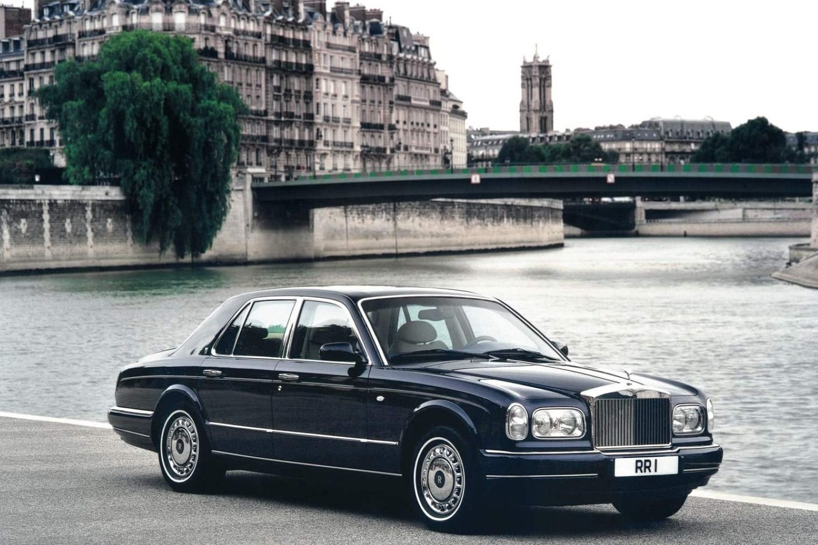 A DÉCADA DE 1990: O ROLLS-ROYCE SILVER SERAPH, foto 1