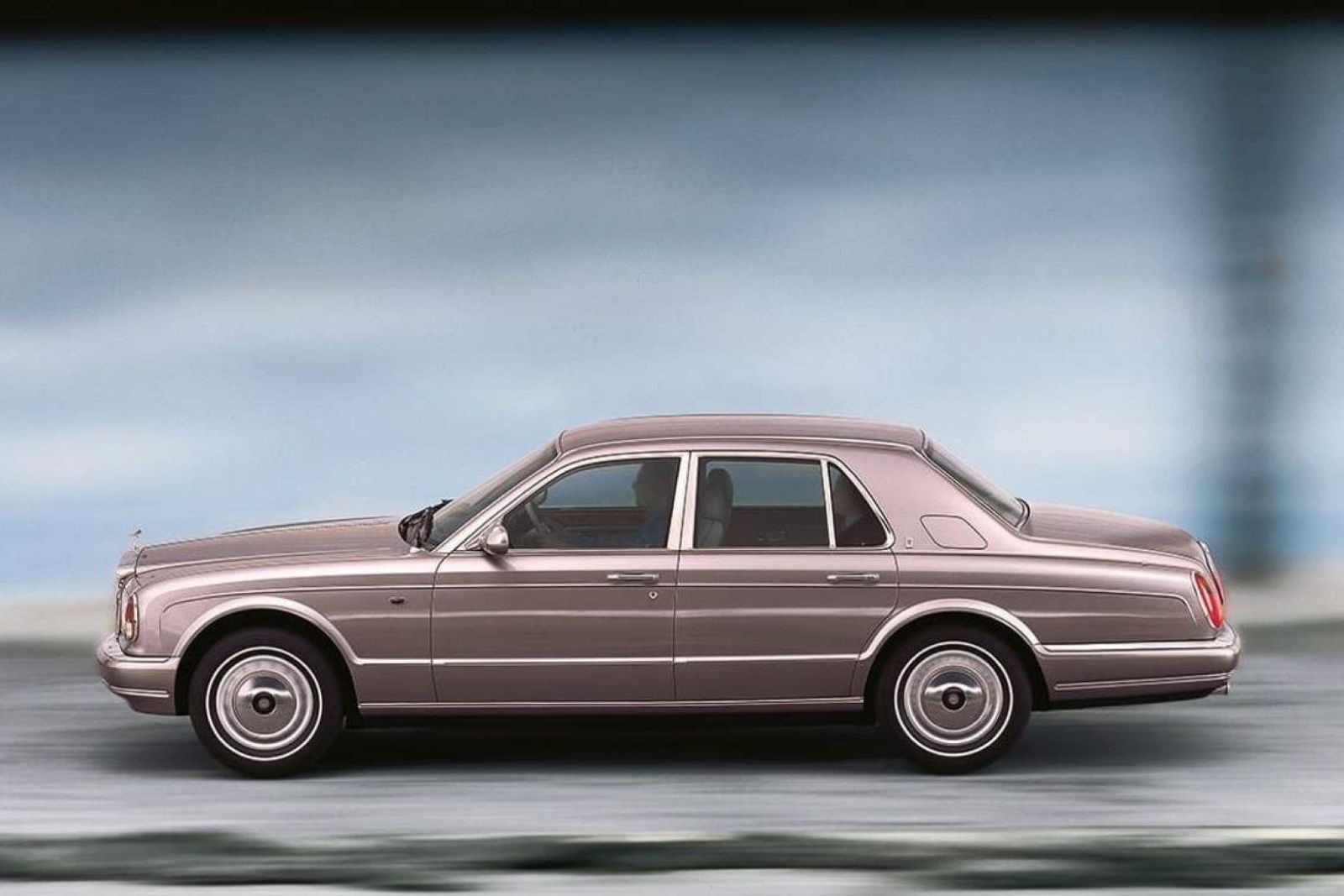 A DÉCADA DE 1990: O ROLLS-ROYCE SILVER SERAPH, foto 3
