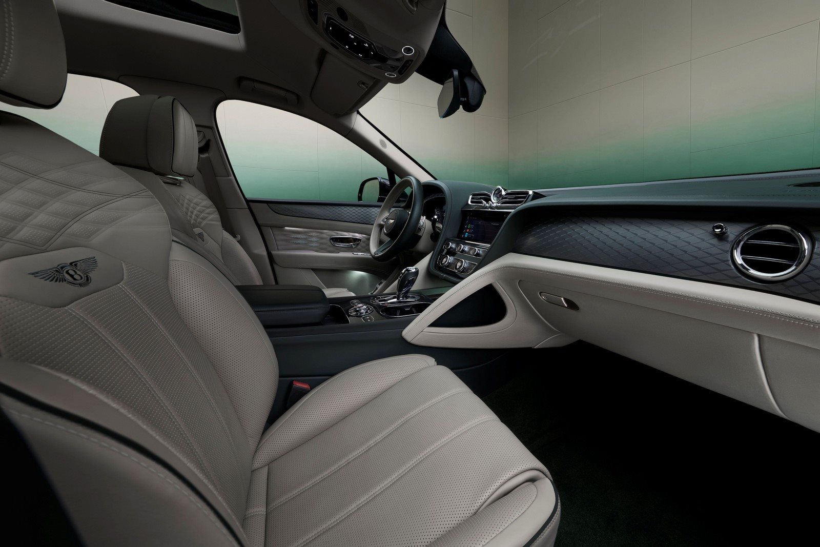 AS CORES MULLINER LEGACY RETORNAM PARA O NOVO BENTLEY BENTAYGA ATELIER EDITION, foto 2