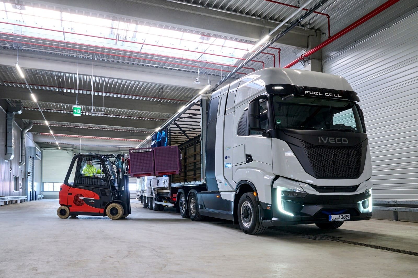 MARCO NA LOGÍSTICA DE TRANSPORTE DO BMW GROUP: EM ALTA VELOCIDADE COM OS PRIMEIROS CAMINHÕES MOVIDOS A HIDROGÊNIO, foto 18