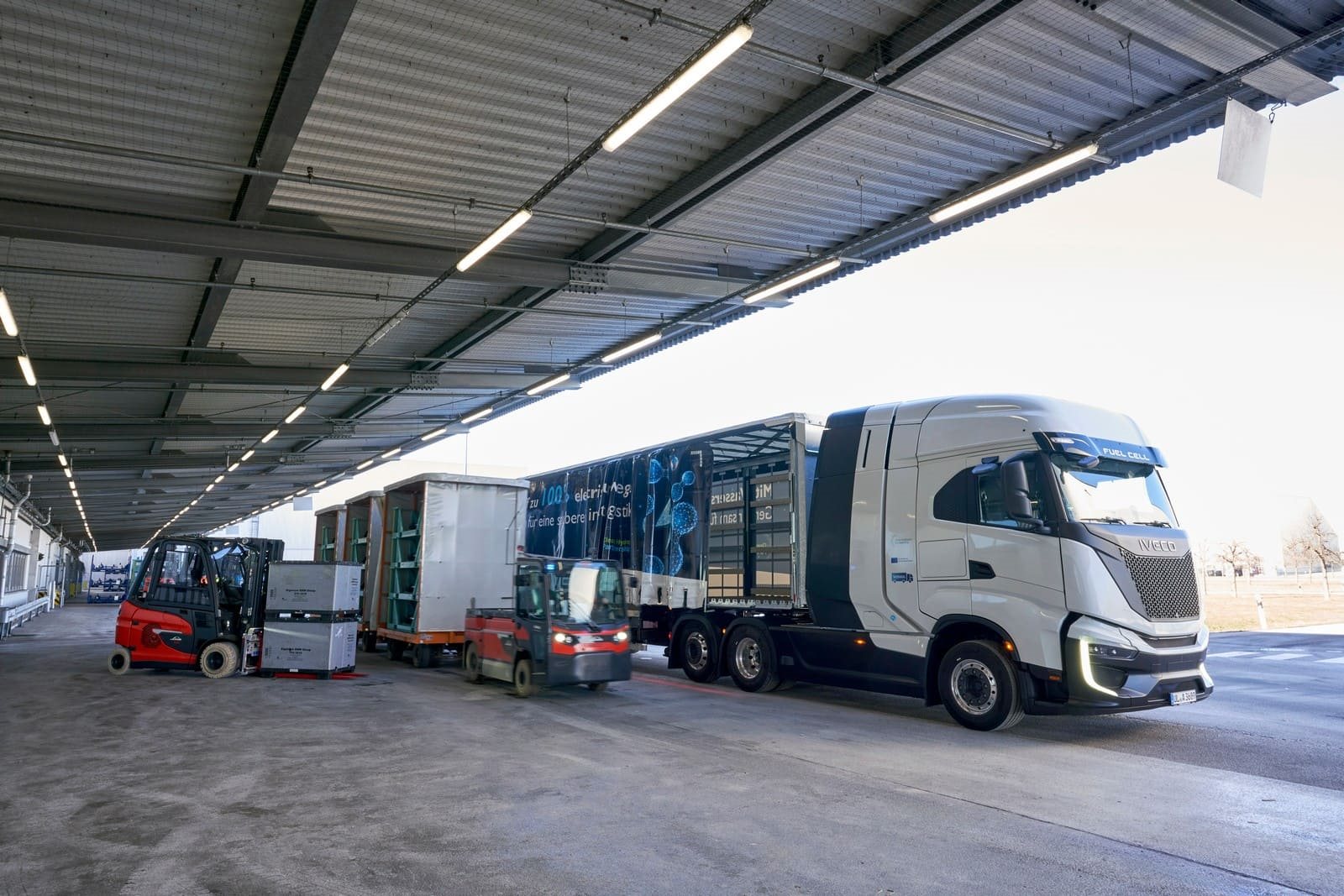 MARCO NA LOGÍSTICA DE TRANSPORTE DO BMW GROUP: EM ALTA VELOCIDADE COM OS PRIMEIROS CAMINHÕES MOVIDOS A HIDROGÊNIO, foto 23