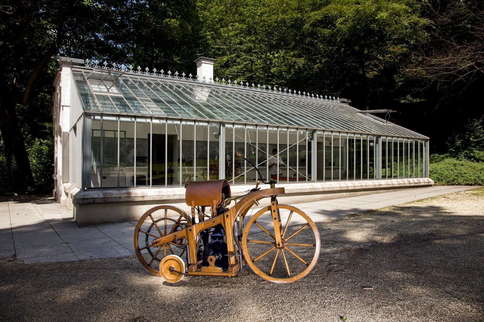 EM MEMÓRIA DE GOTTLIEB DAIMLER: VISIONÁRIO DA NOVA ERA DA MOBILIDADE, foto 2