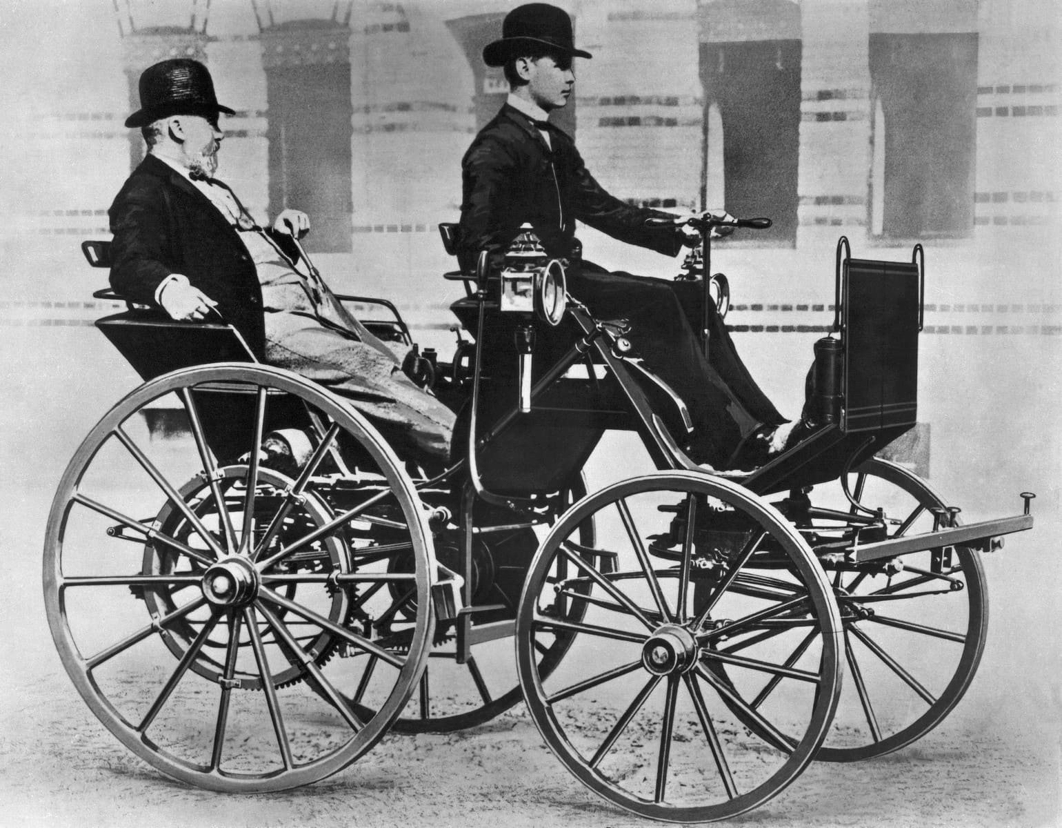 EM MEMÓRIA DE GOTTLIEB DAIMLER: VISIONÁRIO DA NOVA ERA DA MOBILIDADE, foto 4