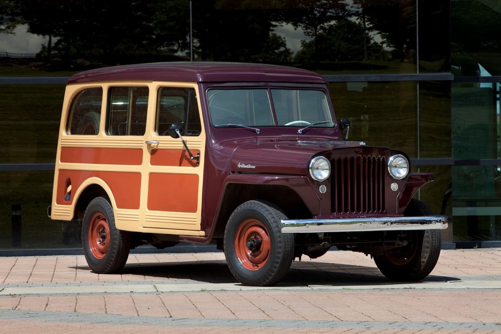JEEP CELEBRA 80 ANOS COMO MARCA DE AUTOMÓVEIS DE USO CIVIL, foto 2