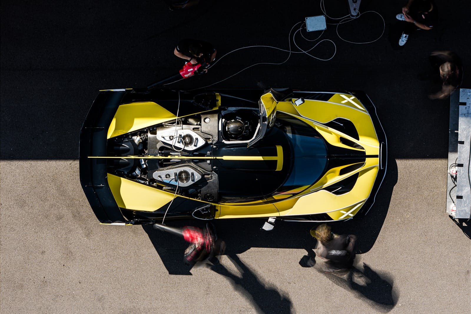PERFEIÇÃO AOS EXTREMOS: O METICULOSO SHAKEDOWN FINAL DO BUGATTI BOLIDE, foto 1
