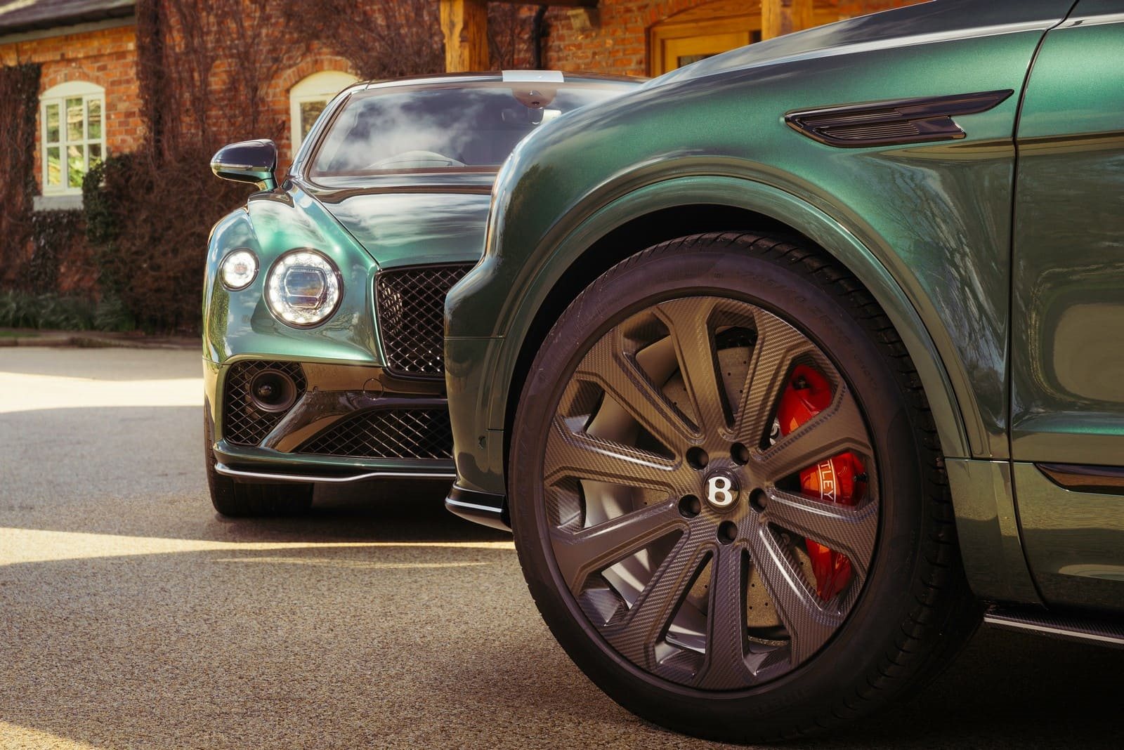COLECIONADOR DA LINHA BENTLEY RECEBE ENTREGA DE UM LE MANS BENTAYGA SOB MEDIDA PARA COMPLETAR UM ESTÁBULO ÚNICO, foto 7