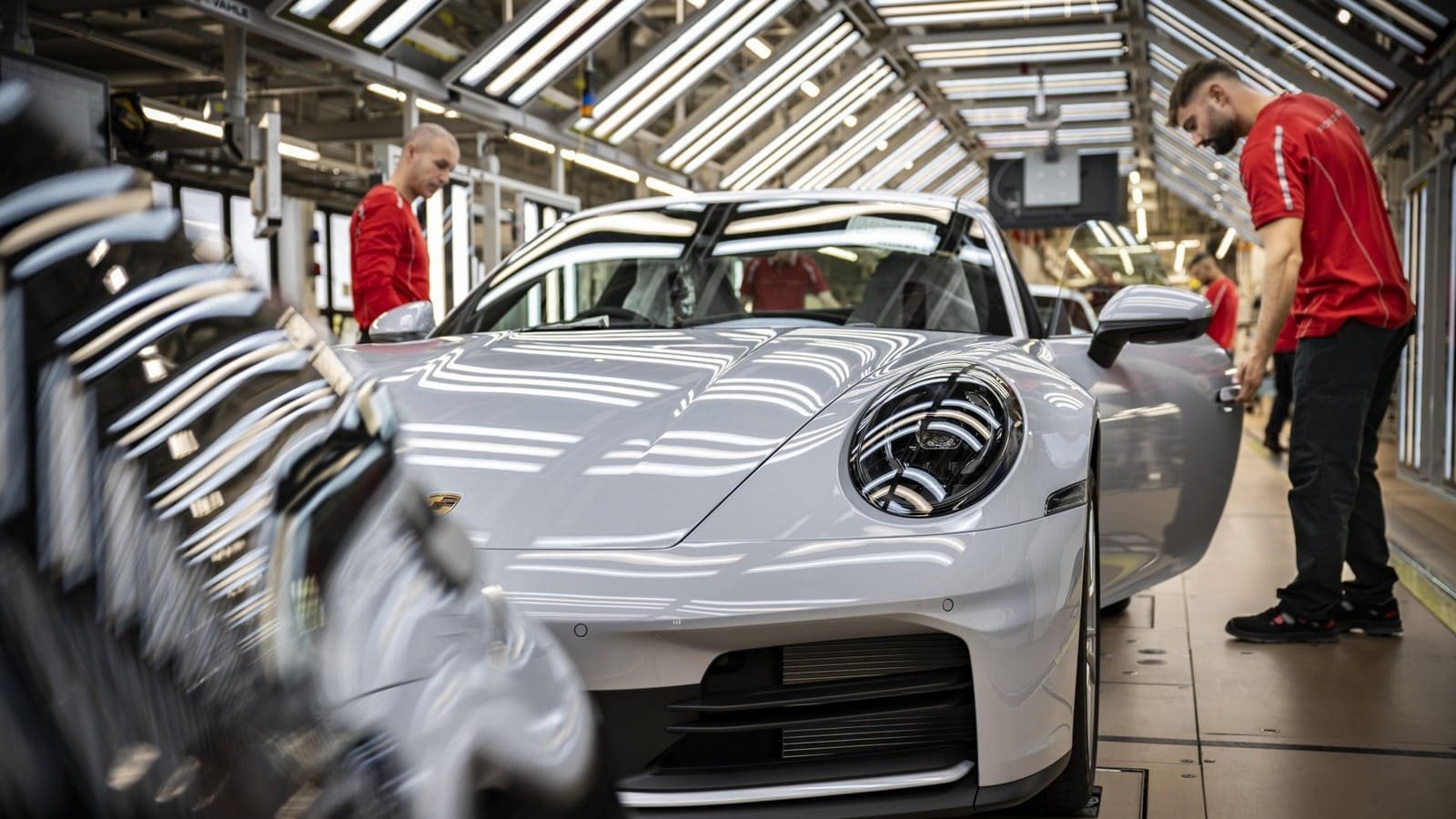 PORSCHE COMEMORA 75 ANOS DE PRODUÇÃO EM ZUFFENHAUSEN, foto 2