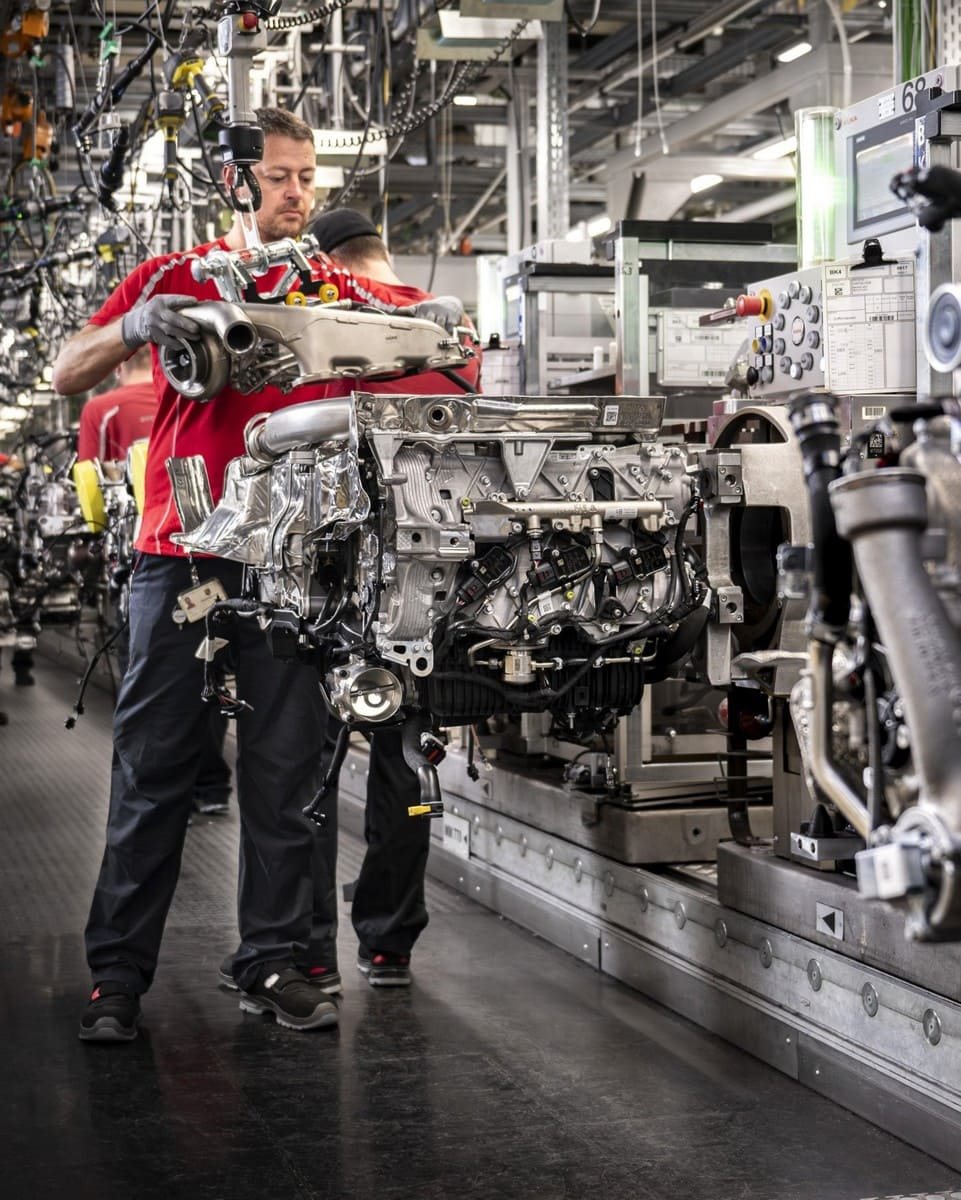 PORSCHE COMEMORA 75 ANOS DE PRODUÇÃO EM ZUFFENHAUSEN, foto 3