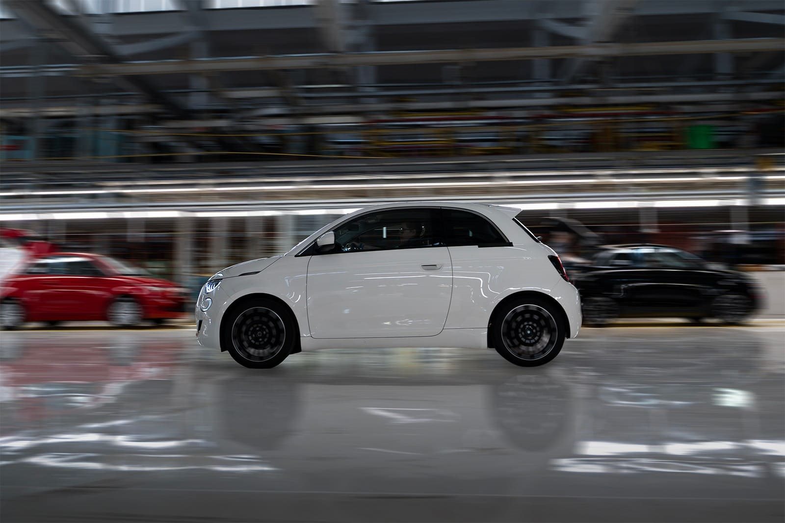 FIAT FABRICA AS PRIMEIRAS UNIDADES DE PRÉ-PRODUÇÃO DO NOVO 500 HYBRID NA FÁBRICA DE MIRAFIORI, EM TURIN, foto 4