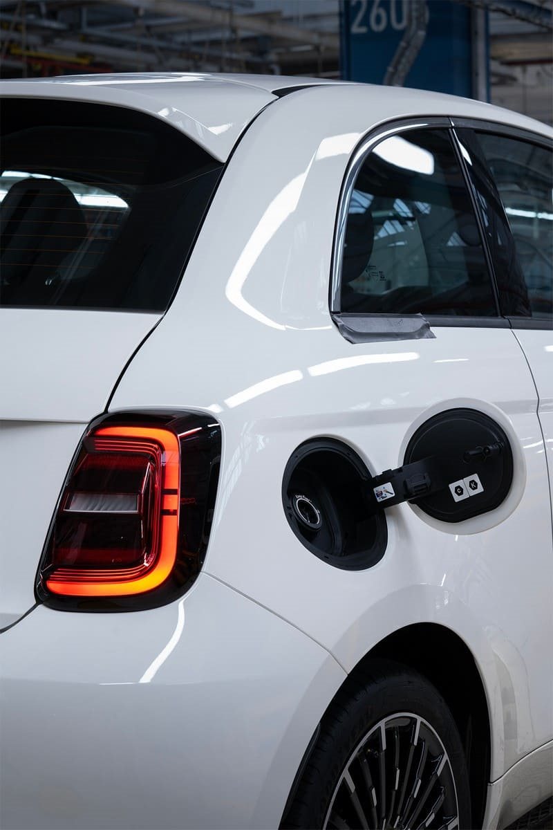 FIAT FABRICA AS PRIMEIRAS UNIDADES DE PRÉ-PRODUÇÃO DO NOVO 500 HYBRID NA FÁBRICA DE MIRAFIORI, EM TURIN, foto 8