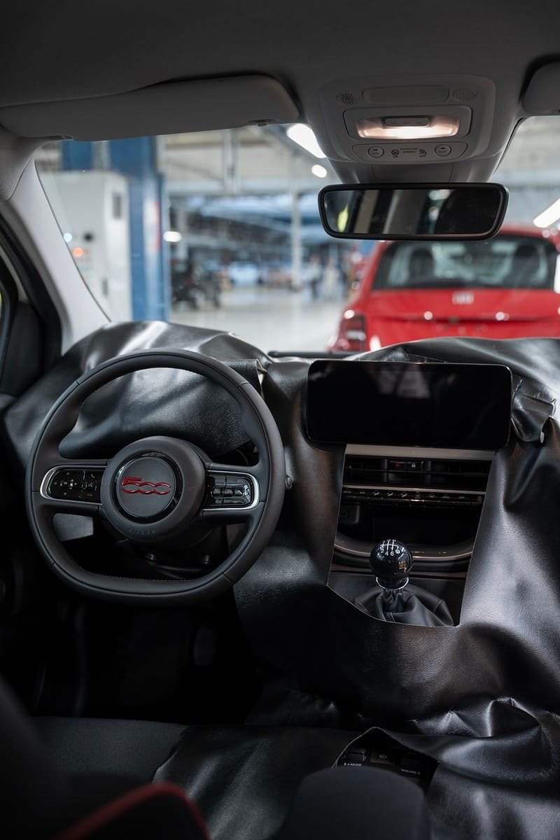 FIAT FABRICA AS PRIMEIRAS UNIDADES DE PRÉ-PRODUÇÃO DO NOVO 500 HYBRID NA FÁBRICA DE MIRAFIORI, EM TURIN, foto 11