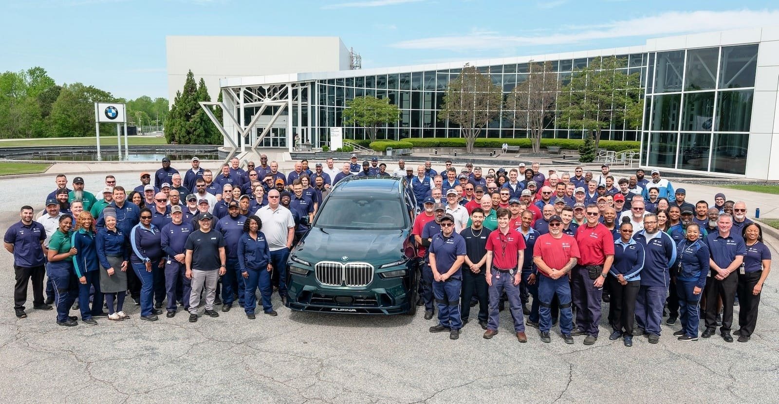 BMW CELEBRA 7 MILHÕES DE VEÍCULOS PRODUZIDOS NOS ESTADOS UNIDOS, foto 1