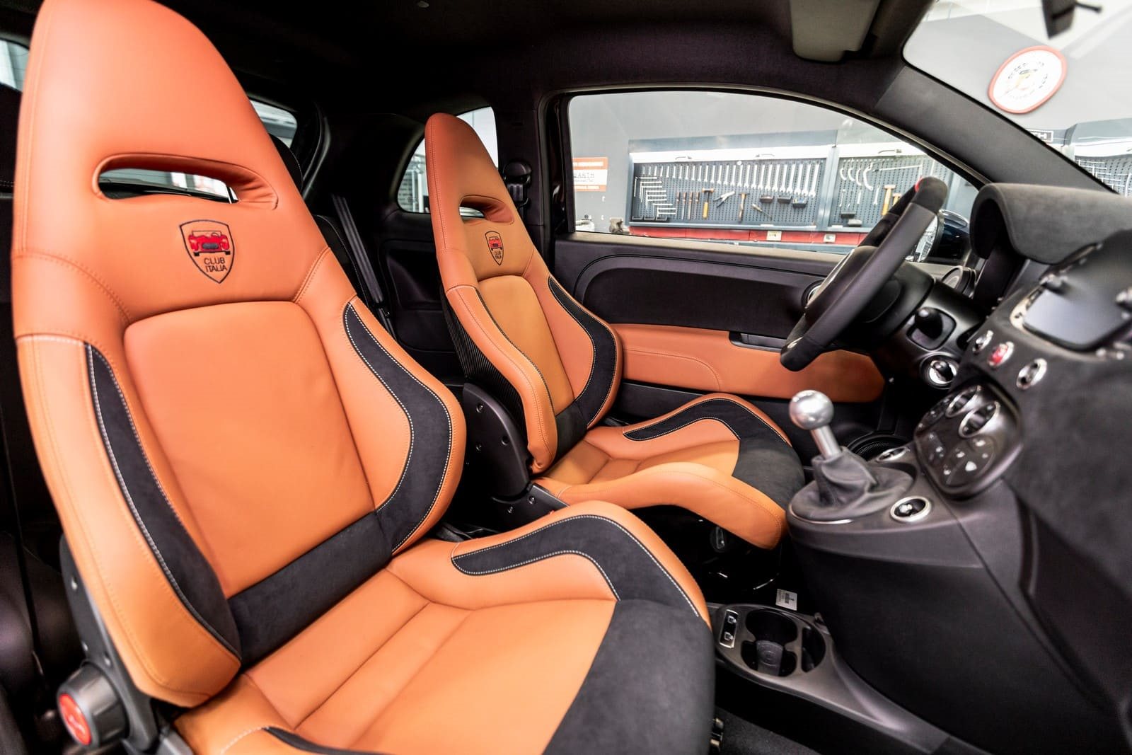 STELLANTIS HERITAGE E CLUB ITALIA DÃO VIDA A OITO MODELOS EXCLUSIVOS DO ABARTH 695, foto 8