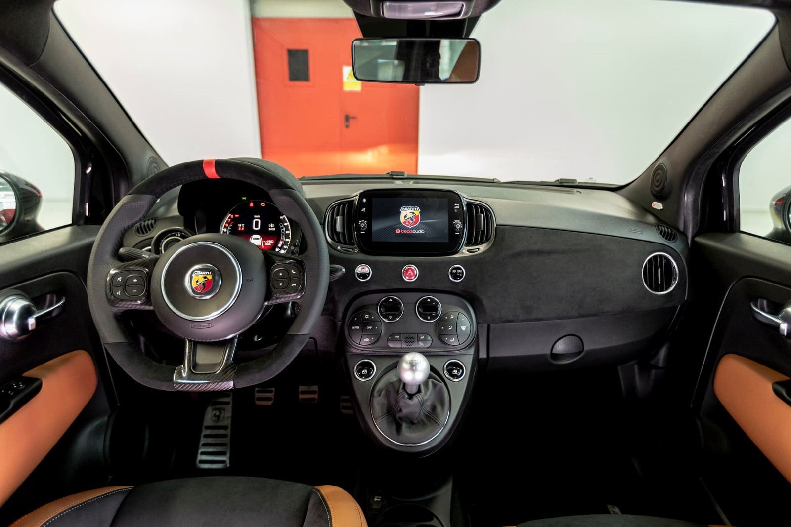 STELLANTIS HERITAGE E CLUB ITALIA DÃO VIDA A OITO MODELOS EXCLUSIVOS DO ABARTH 695, foto 10