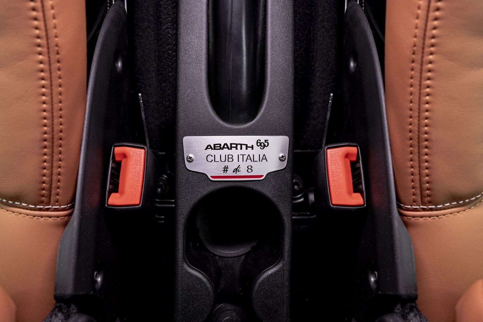 STELLANTIS HERITAGE E CLUB ITALIA DÃO VIDA A OITO MODELOS EXCLUSIVOS DO ABARTH 695, foto 12