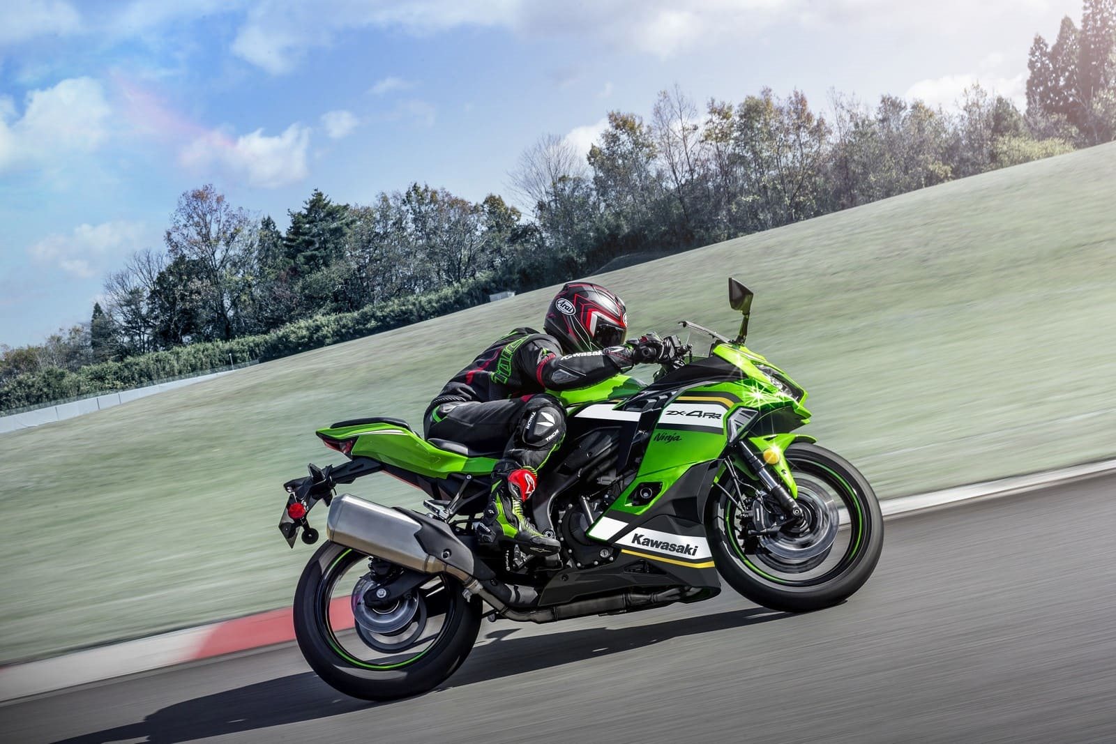 KAWASAKI APRESENTA A NOVA NINJA ZX-4RR NO BRASIL: PERFORMANCE EXTREMA EM UM MOTOR DE 4 CILINDROS E 400 CC, foto 4