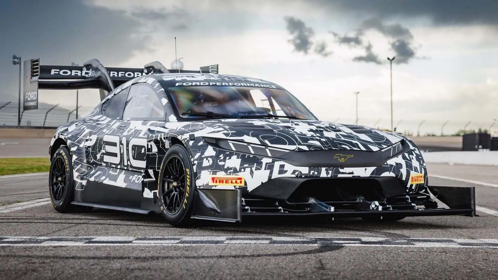 FORD MOSTRA SEU NOVO MUSTANG MACH-E PARA PIKES PEAK, foto 1