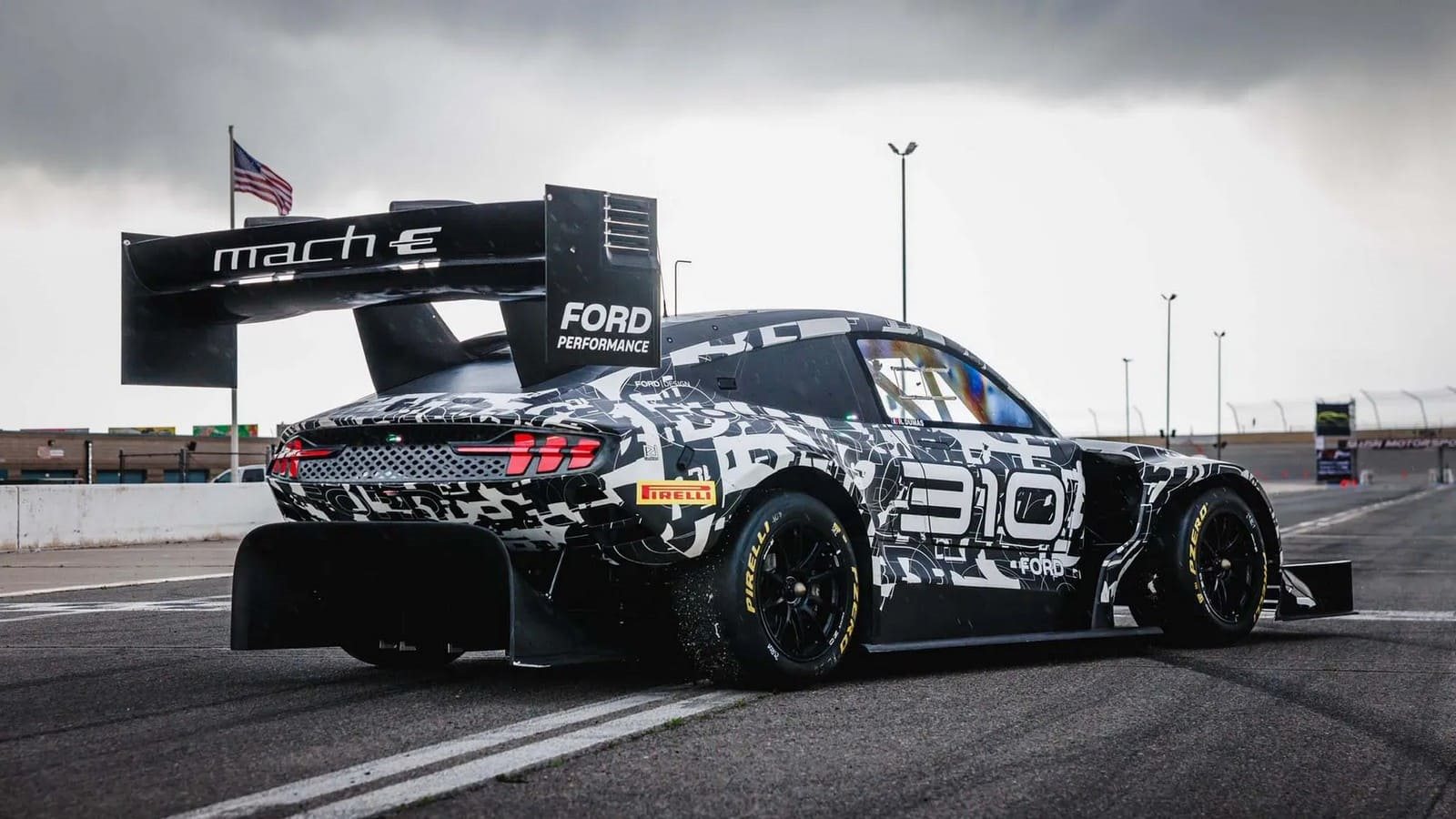 FORD MOSTRA SEU NOVO MUSTANG MACH-E PARA PIKES PEAK, foto 2