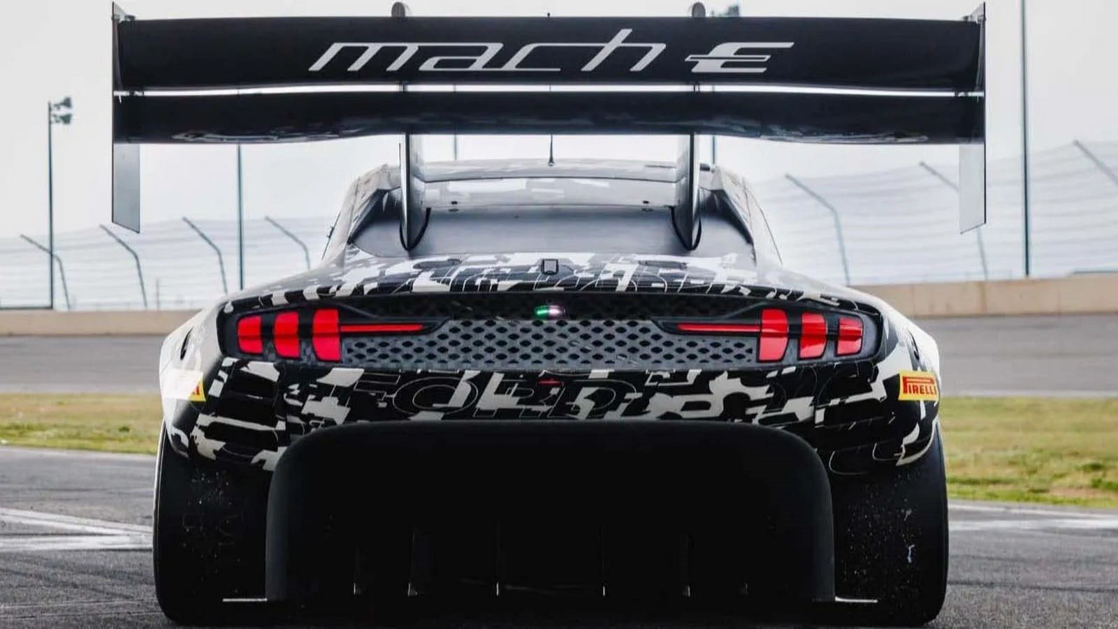FORD MOSTRA SEU NOVO MUSTANG MACH-E PARA PIKES PEAK, foto 3