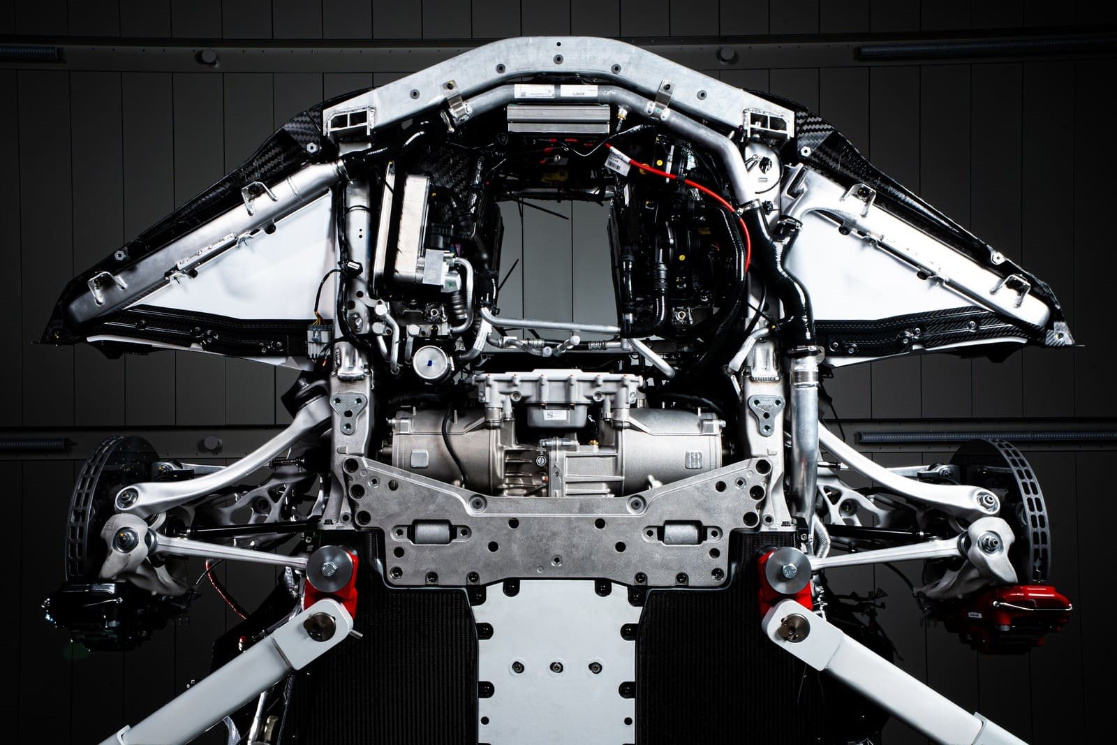 A TECNOLOGIA RIMAC IMPULSIONA O BUGATTI TOURBILLON COM TECNOLOGIA DE PONTA EM BATERIA E MOTOR, foto 9