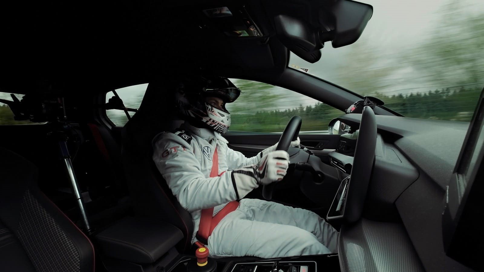 O NOVO GOLF GTI EDITION 50 É O MODELO DE PRODUÇÃO DA VOLKSWAGEN MAIS RÁPIDO NO CIRCUITO DE NÜRBURGRING NORDSCHLEIFE, foto 6