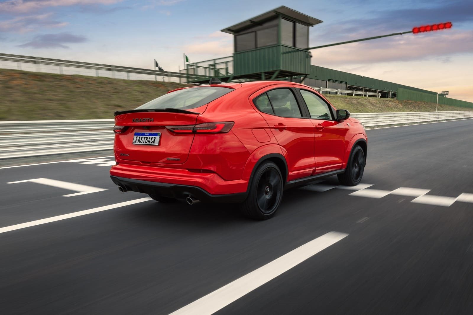FIAT FASTBACK APRIMORA DESIGN, CONFORTO E TECNOLOGIA NA LINHA 2026, foto 2