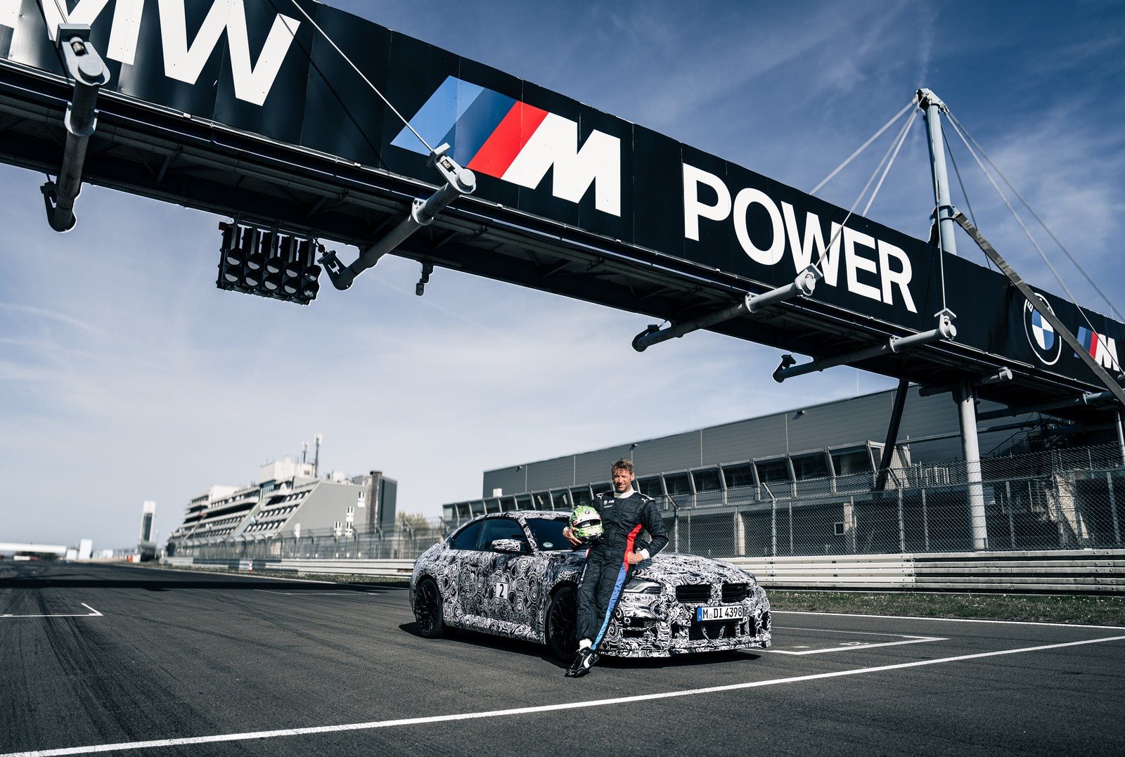 BMW M2 CS QUEBRA O RECORDE EM NÜRBURGRING: O COMPACTO RODA O NORDSCHLEIFE EM 7:25.05, foto 1