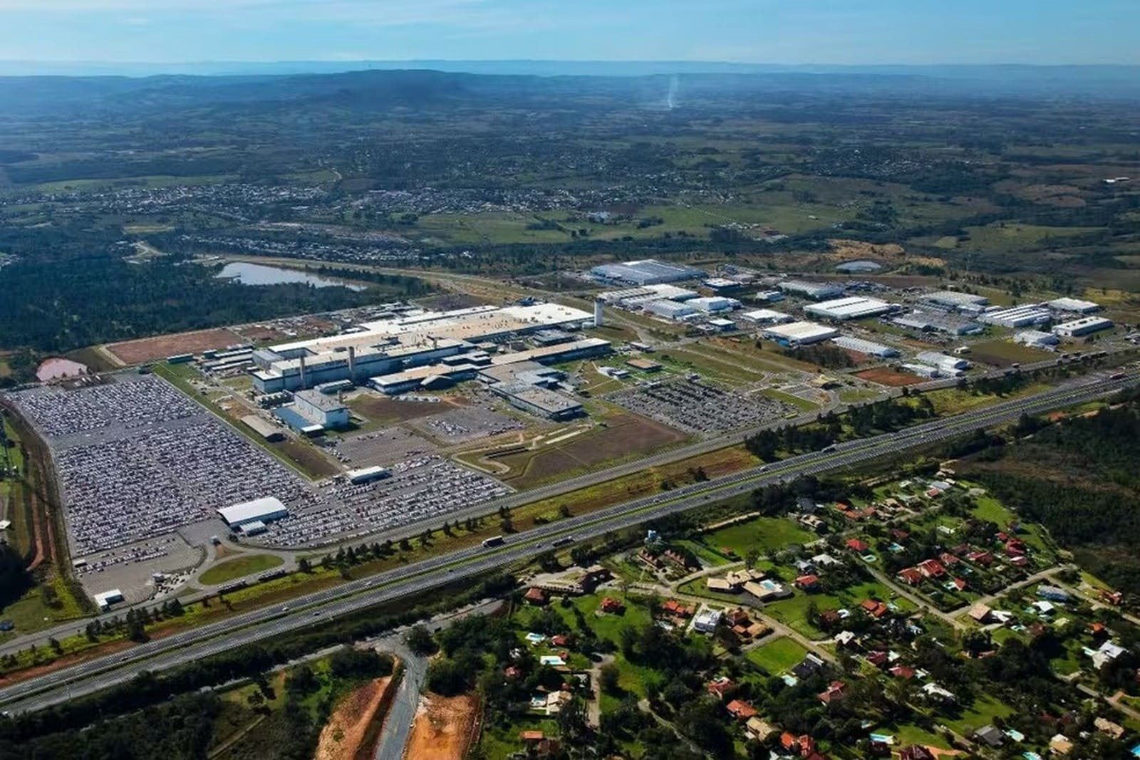 GENERAL MOTORS CELEBRA 25 ANOS EM GRAVATAÍ E SE PREPARA PARA A PRODUÇÃO DE SUV INÉDITO, foto 1