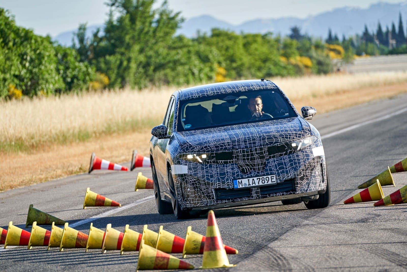 O NOVO BMW iX3 SUBMETIDO AOS ÚLTIMOS TESTES DINÂMICOS DE CONDUÇÃO, foto 32