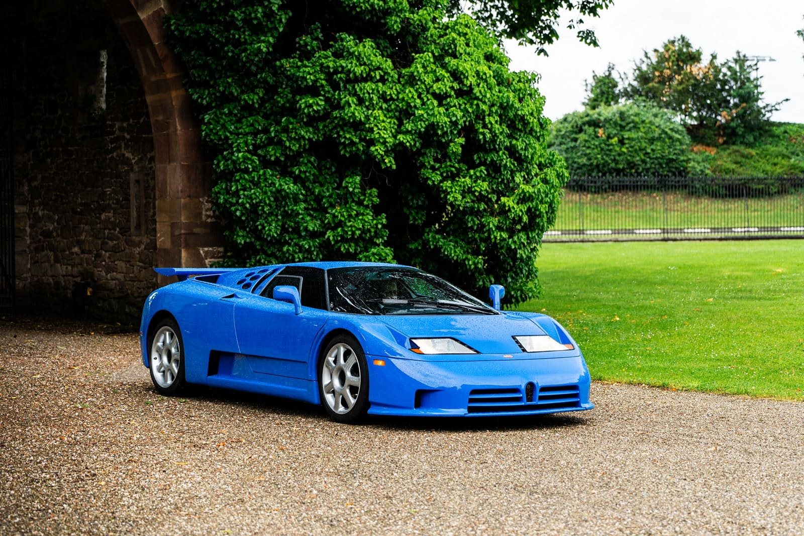 ORGULHO DA PERFEIÇÃO: DESCOBRINDO A HISTÓRIA DO PRIMEIRO BUGATTI EB-110 AMERICA OFICIALMENTE CERTIFICADO E EXCLUSIVAMENTE AUTÊNTICO, foto 8