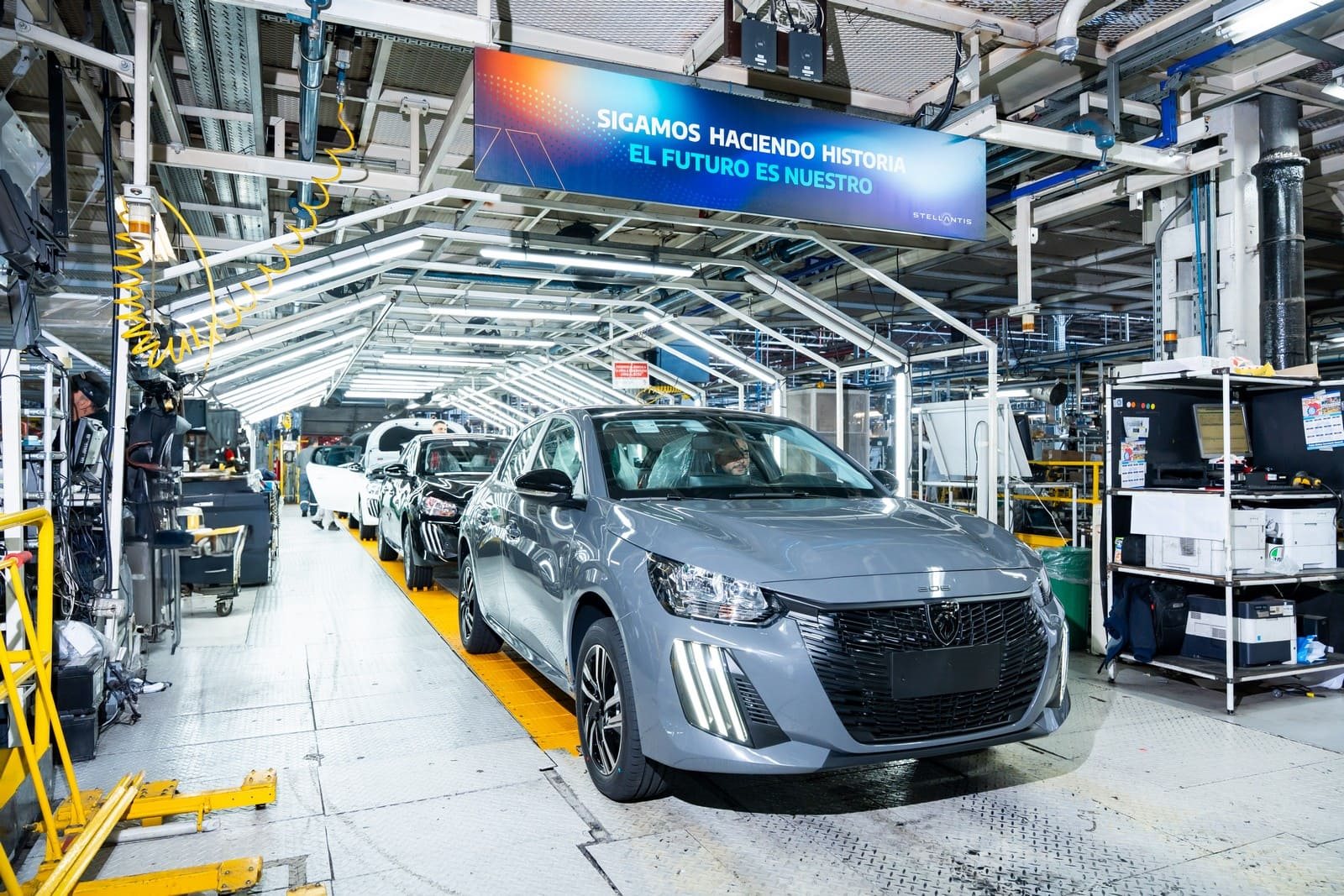 STELLANTIS INICIA EM EL PALOMAR A PRODUÇÃO DE VEÍCULOS COM TECNOLOGIA HÍBRIDA, foto 1