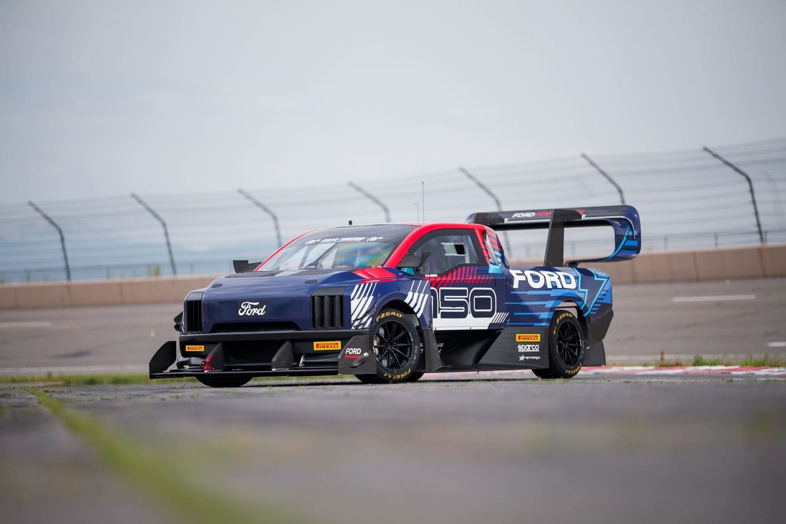 FORD F-150 SUPERTRUCK CONQUISTA RECORDE EM NÜRBURGRING, foto 3