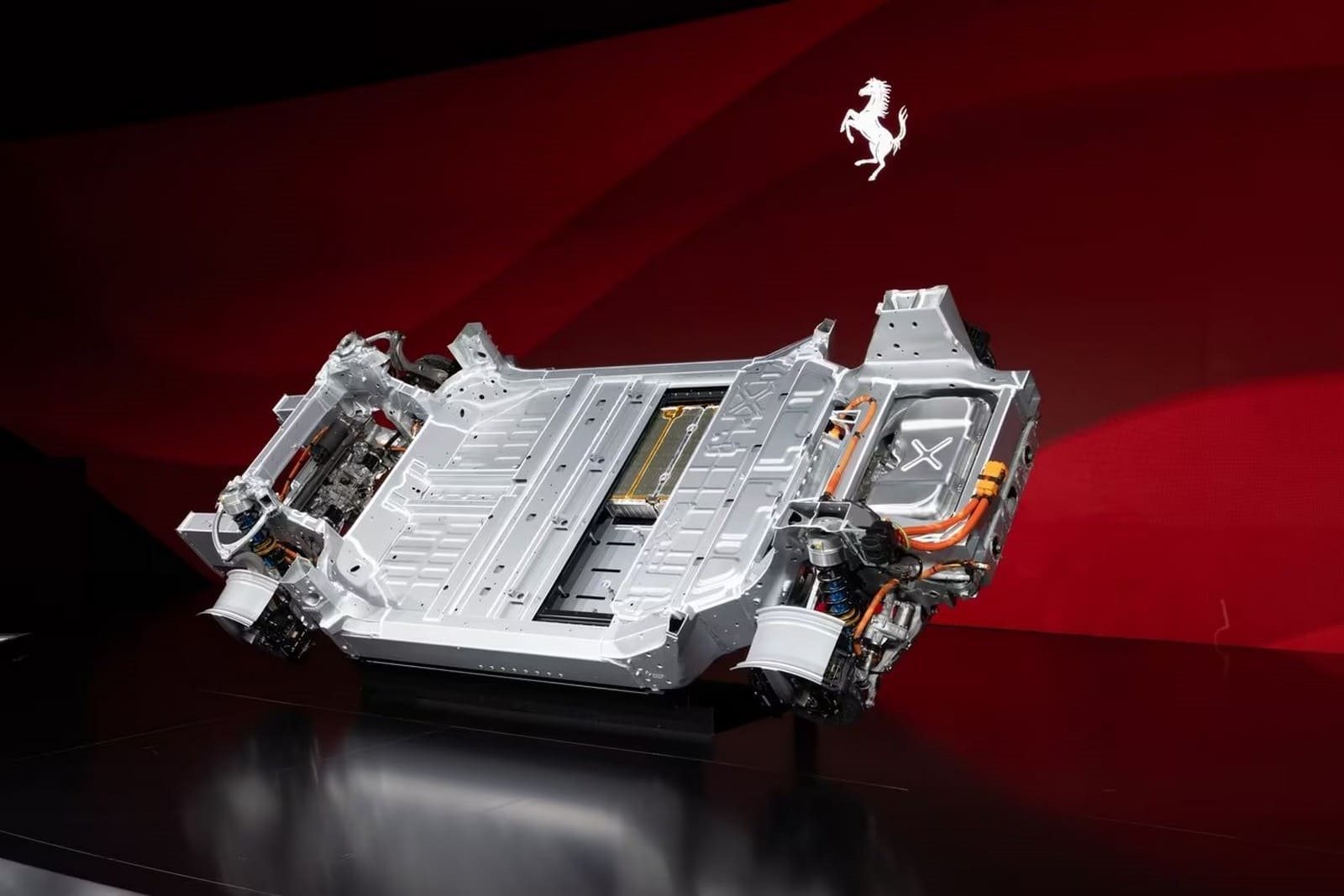 FERRARI ELÉTTRICA: O RUGIDO SILENCIOSO DO CAVALLINO RAMPANTE CHEGA EM 2026 COM MAIS DE 1.000 CV, foto 4
