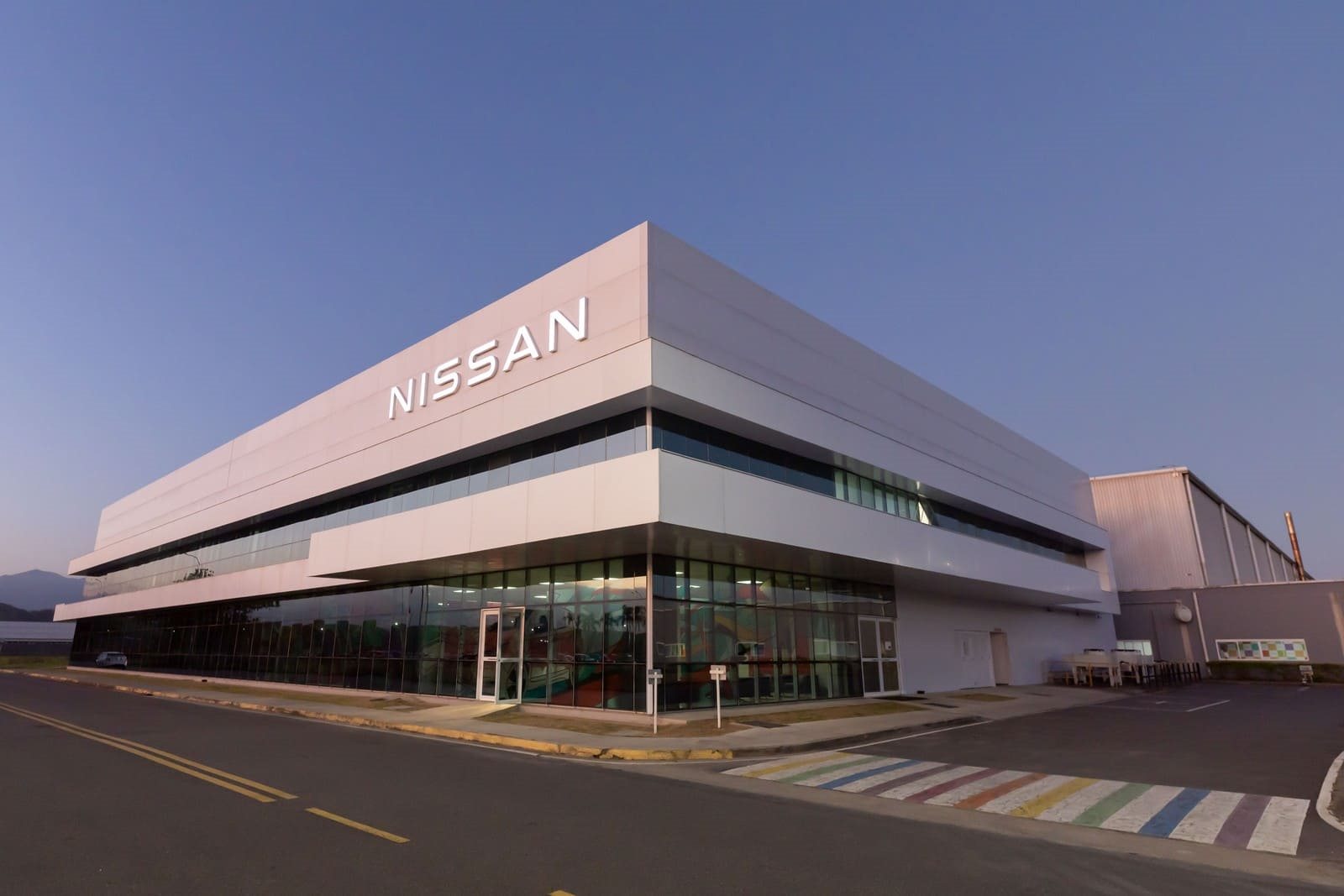 NISSAN: 25 ANOS DE OPERAÇÃO OFICIAL E O INÍCIO DE UMA NOVA FASE NO BRASIL, foto 5