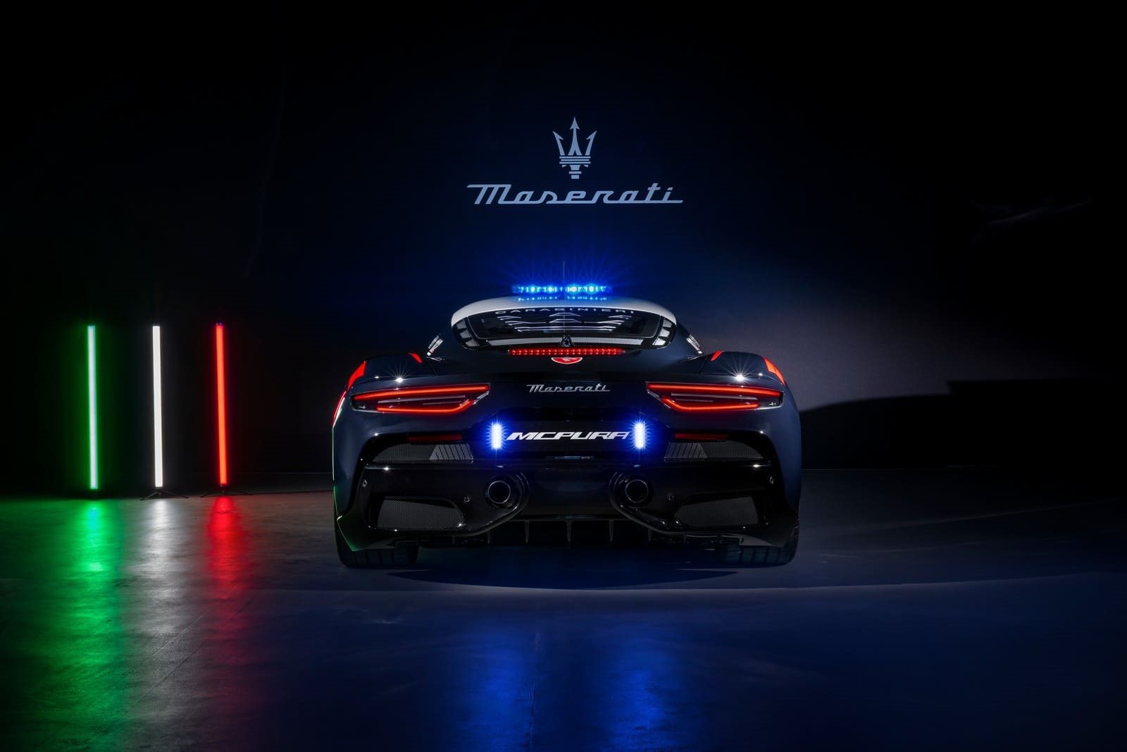 SUPERESPORTIVOS ITALIANOS PARA MISSÕES DE VIDA OU MORTE: STELLANTIS ENTREGA VEÍCULOS PARA OS CARABINIERI, foto 3